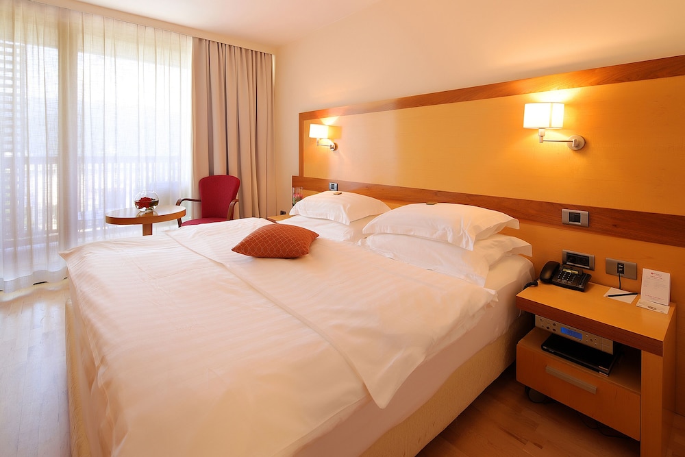 Double Room, Balcony, Lake View photo 3