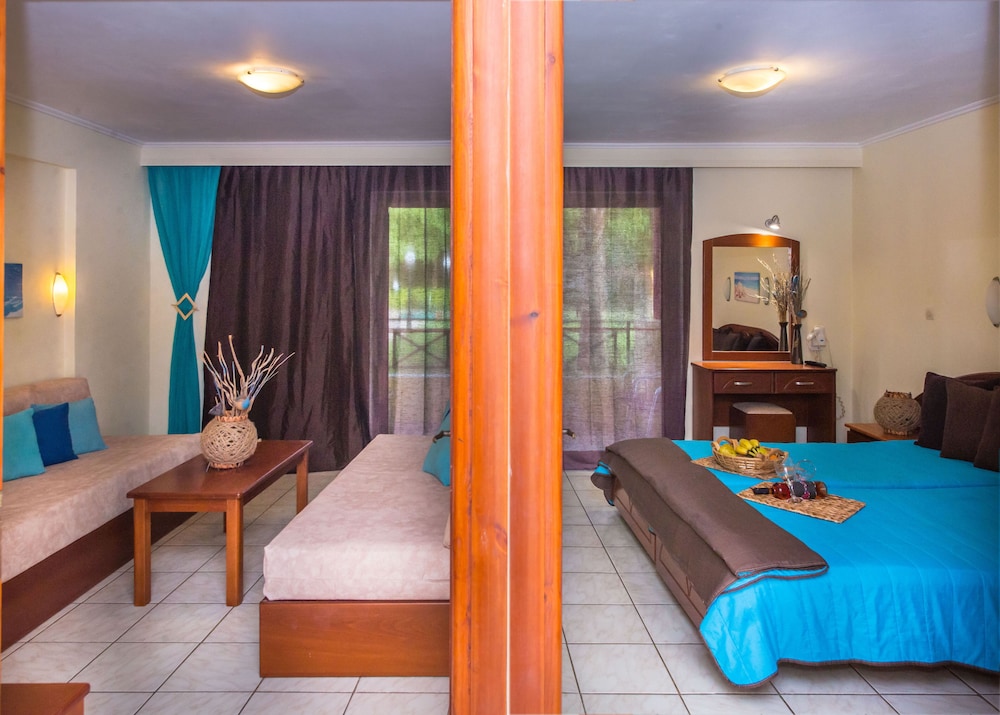Apartment, 2 Bedrooms, Pool View