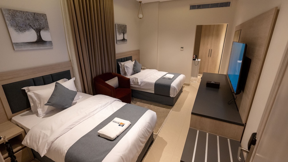 Deluxe Suite - Photo 1