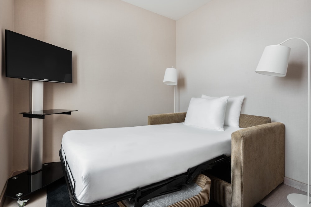 Double Room (with Sofa Bed) - Photo 2