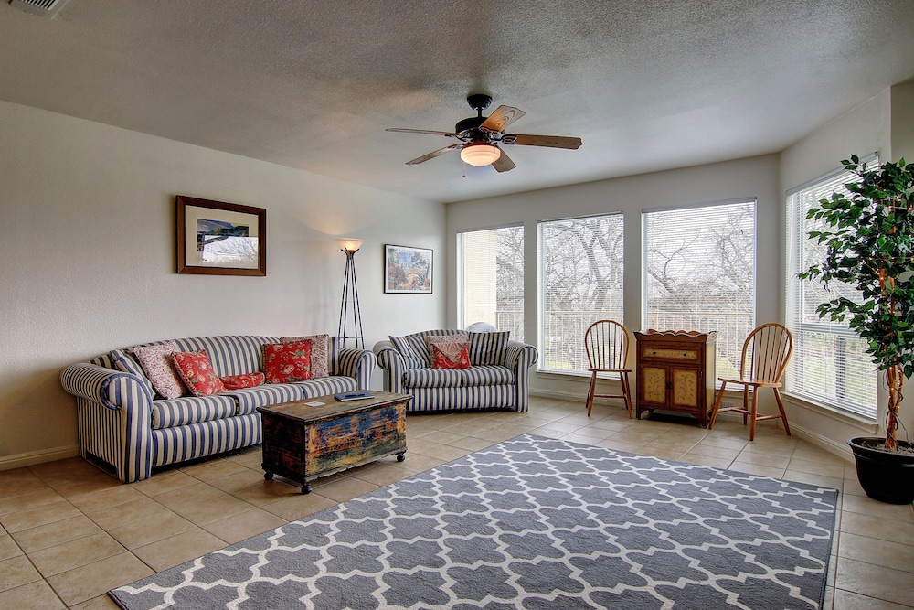 Condo, 1 Bedroom