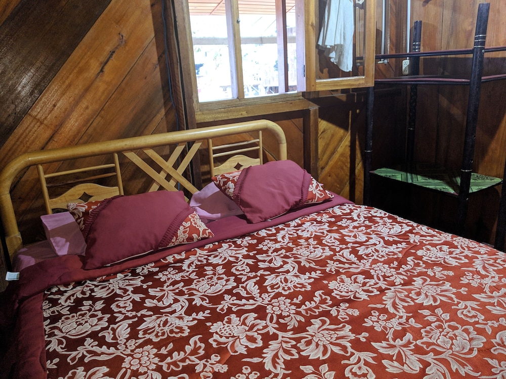 Standard Double Room, 1 Double Bed, Shared Bathroom (Room 5) photo 2
