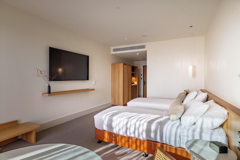 Standard Room, 2 Bedrooms, Connecting Rooms, Pool View photo 3