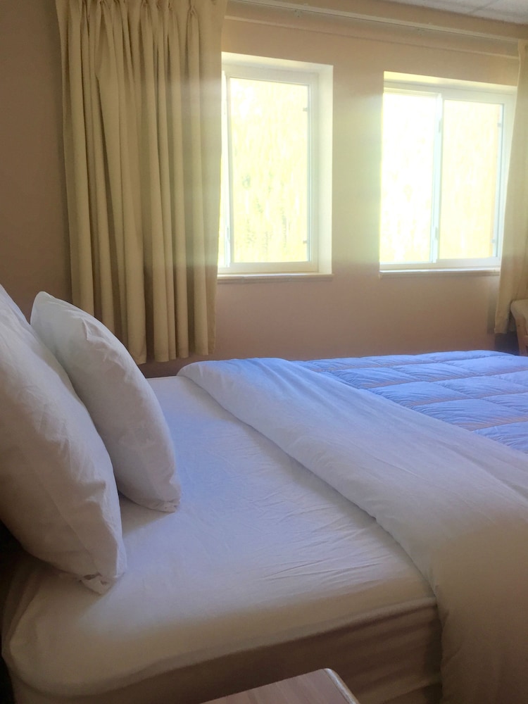 Classic Single Room, 2 Queen Beds