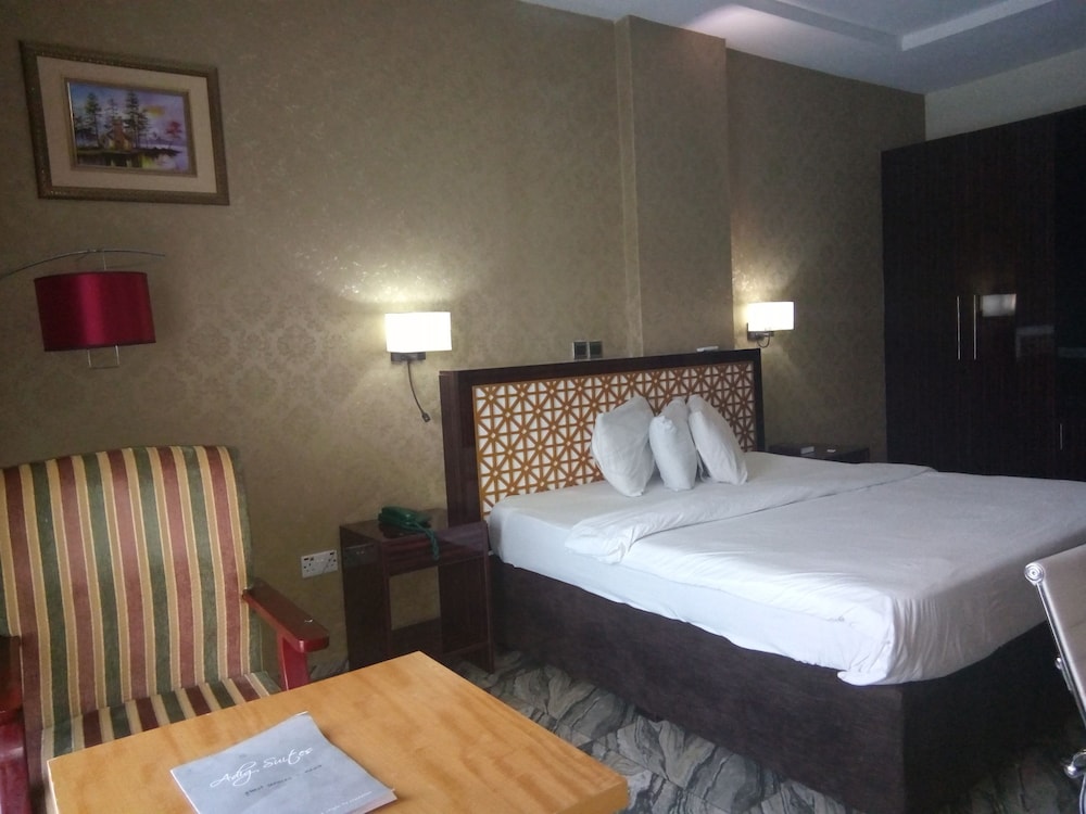 Executive Room - Photo 2