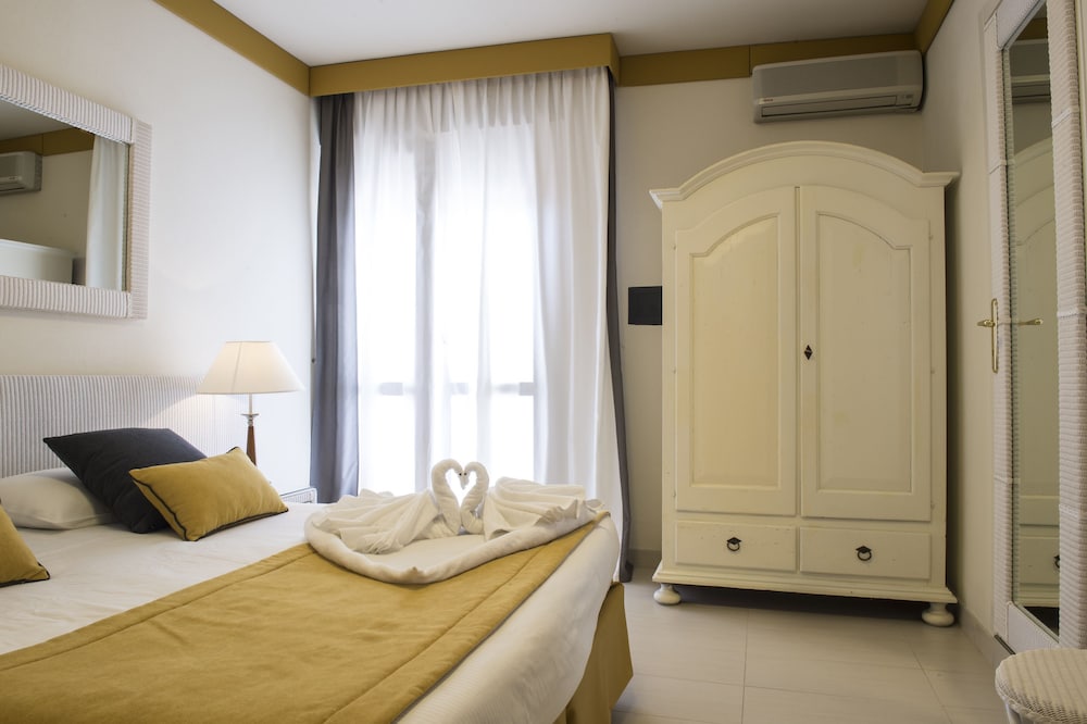 Superior Double Room, Balcony, Sea View photo 2