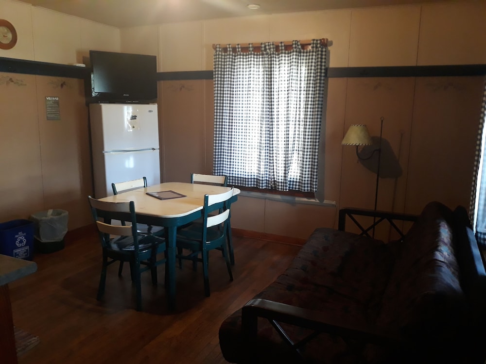 Cabin #8 photo 2