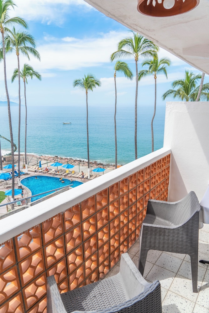 Standard Room, 2 Double Beds, Partial Ocean View - Photo 7