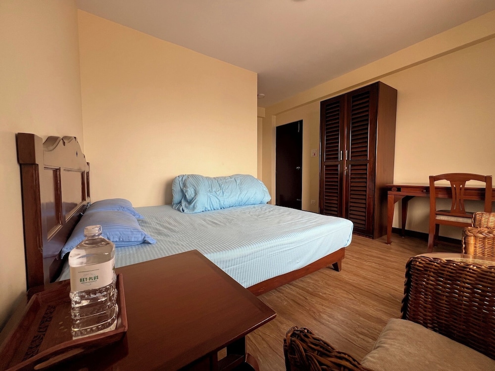 Standard Double Room, 1 King Bed, Non Smoking, Valley View photo 1
