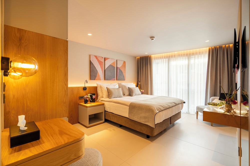 Superior Double or Twin Room, City View