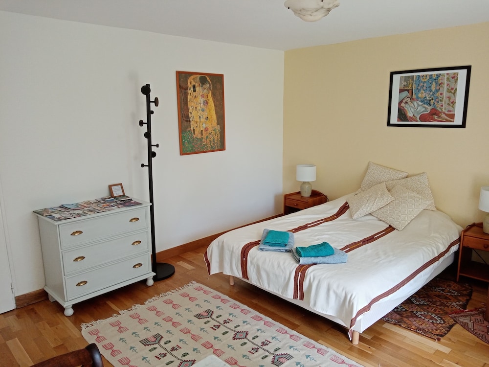 Comfortable Double room, garden view, private parking
