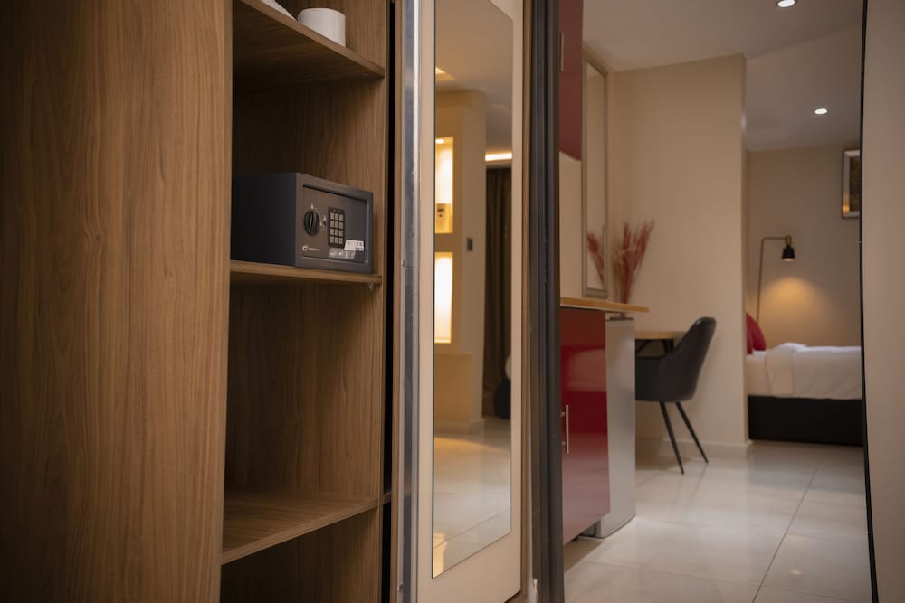 Deluxe Suite