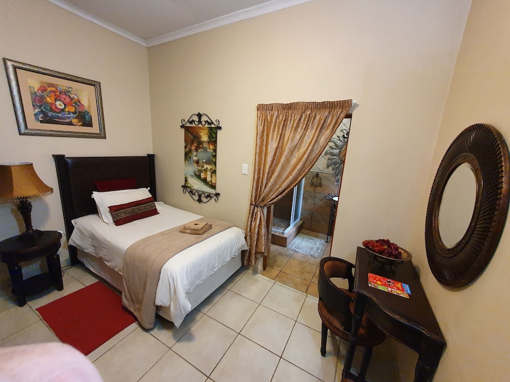 Comfort Room (2)