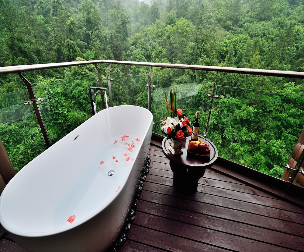 Deluxe Room Themed Fire photo 1