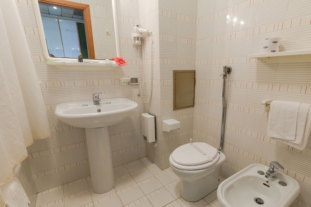 Classic Triple Room photo 3