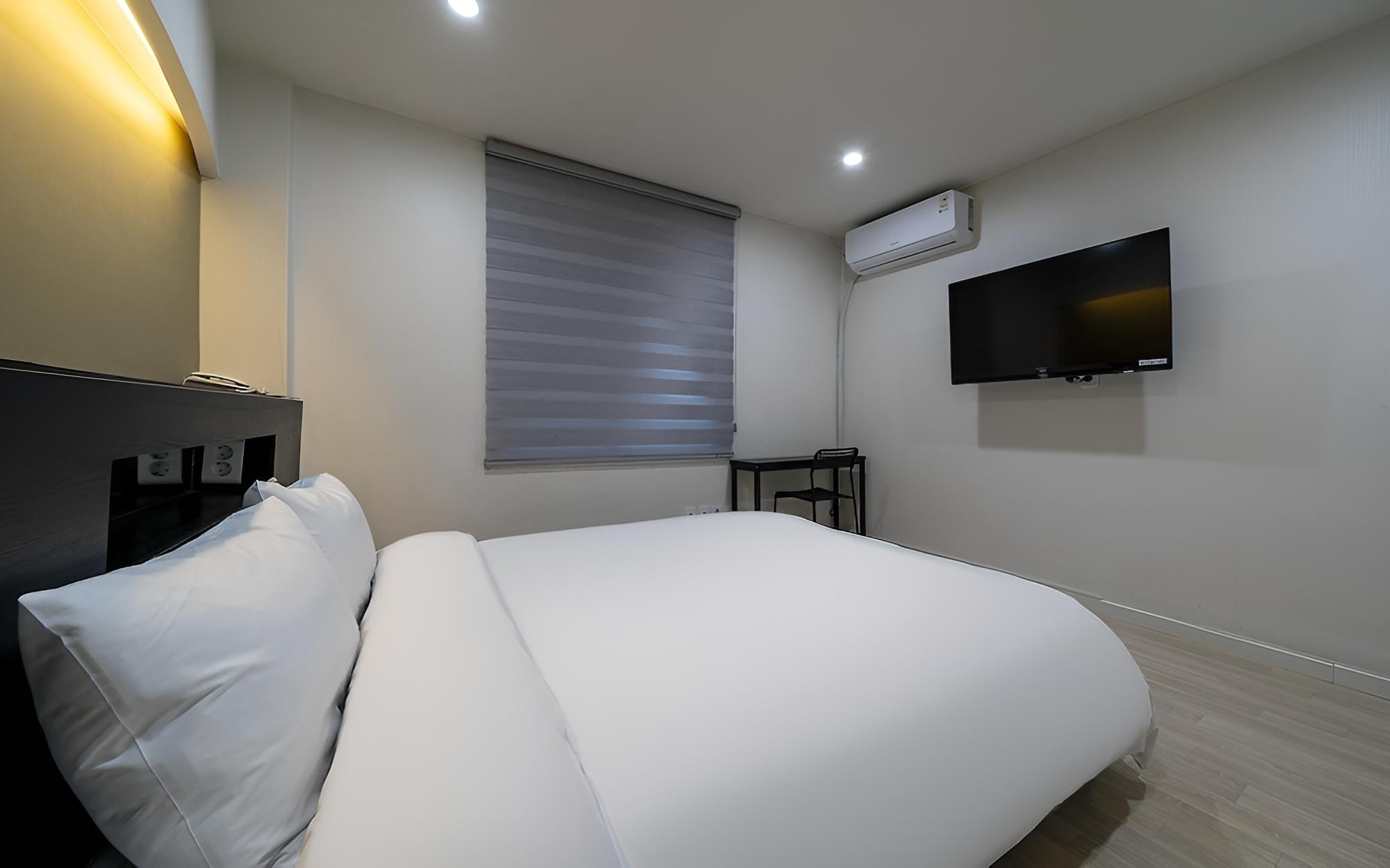 Room (Standard Double B) - Photo 2