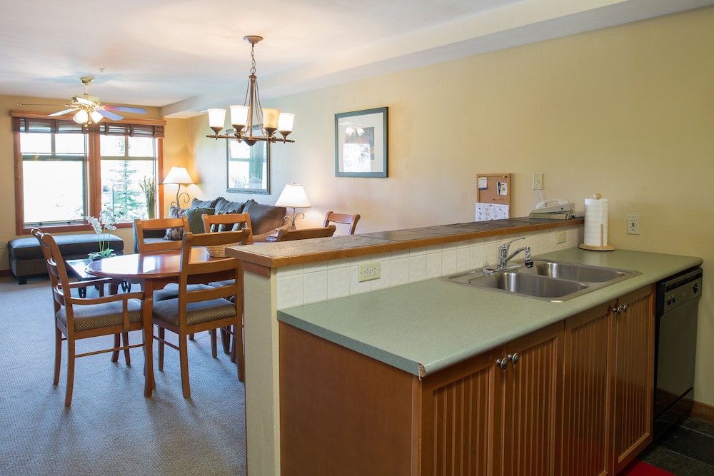 Condo, 1 Bedroom photo 3