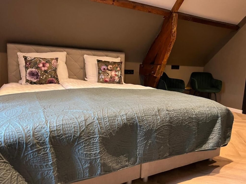 Deluxe Double Room, City View photo 3