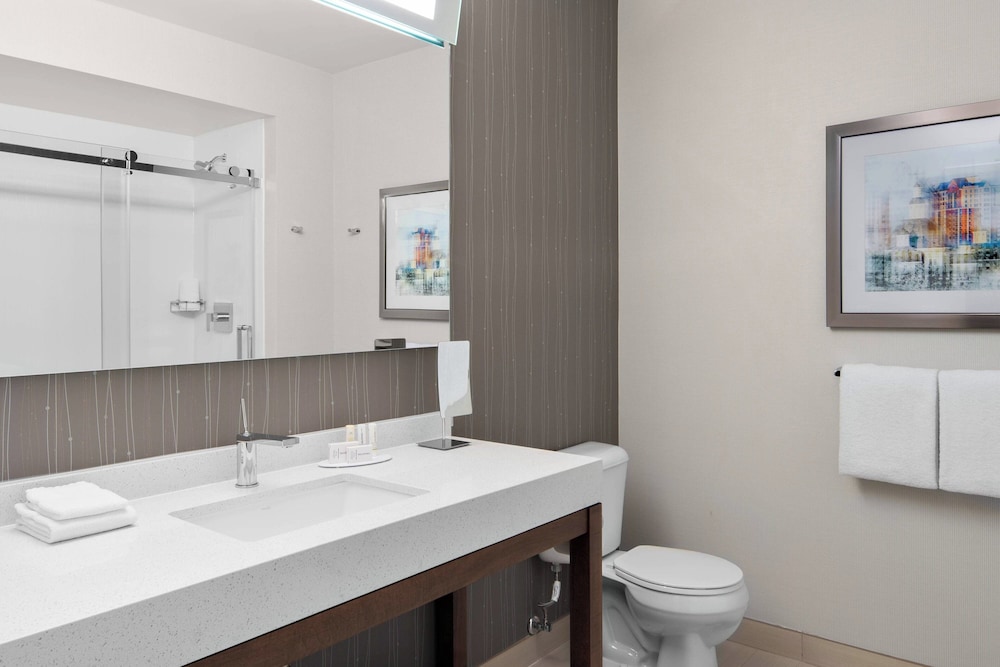 Junior Suite, 1 Bedroom - Photo 2