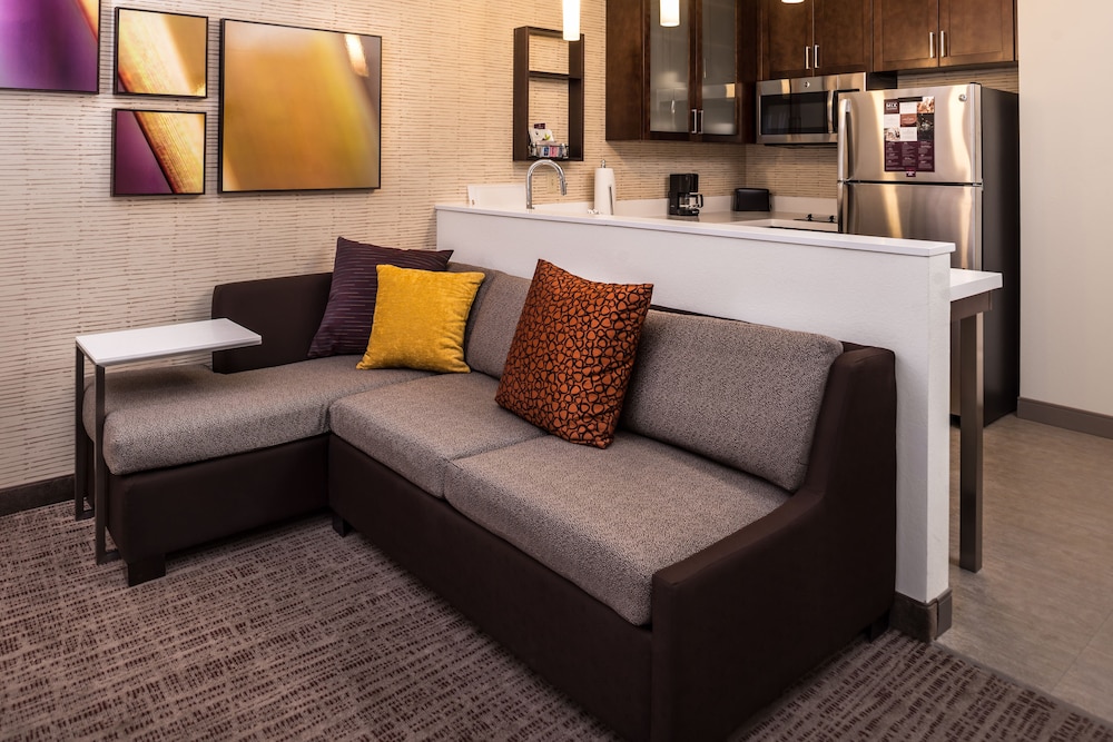 Studio, 1 King Bed with Sofa bed (Mobility/Hearing Accessible, Tub) photo 1
