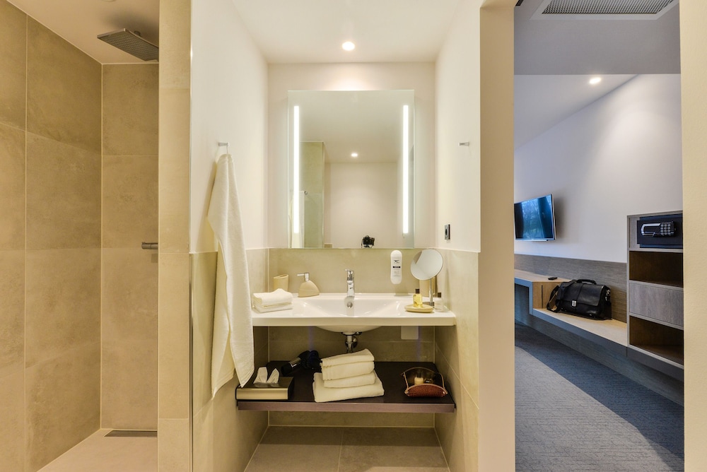 Standard Double Room Single Use photo 3
