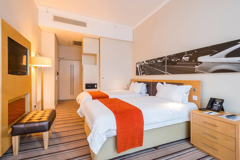 Suite, 1 King Bed with Sofa bed, City View