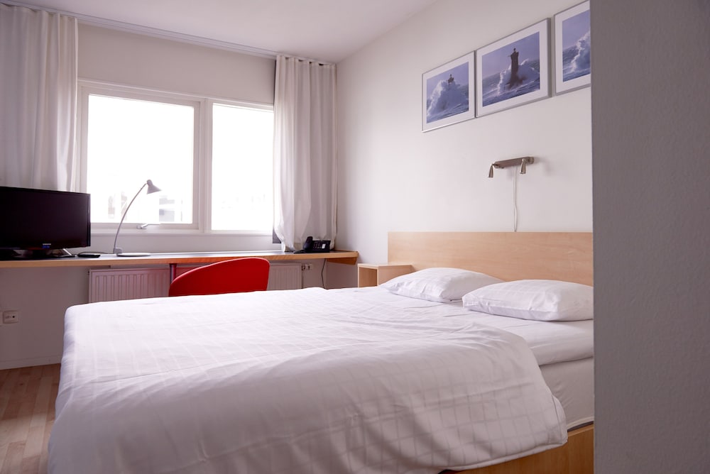 Standard Room, 1 Queen Bed photo 1