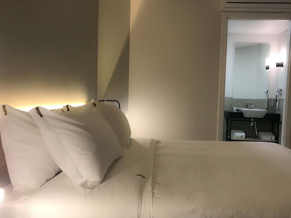 Suite - Photo 2