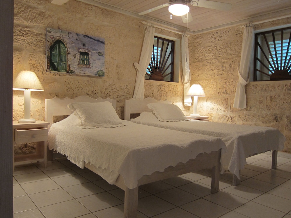 Inchcape Seaside Villas - Seaside Two Bedroom Apartment