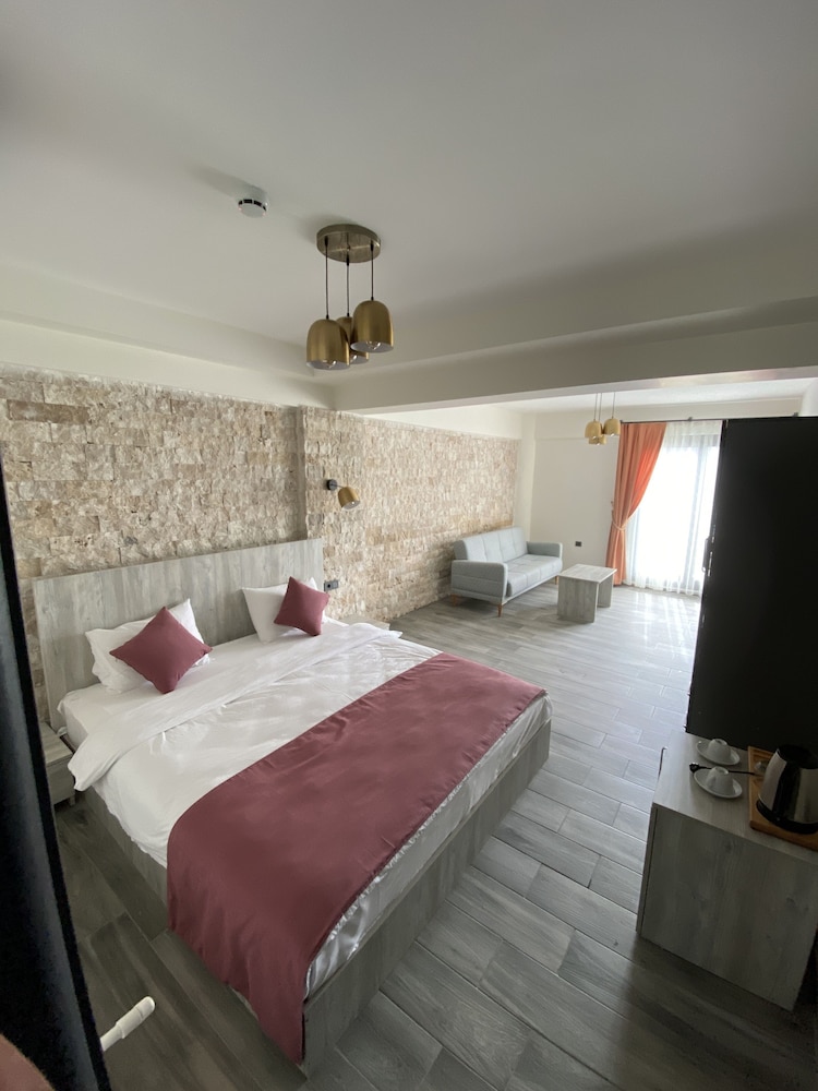 Family Triple Room, Pool View