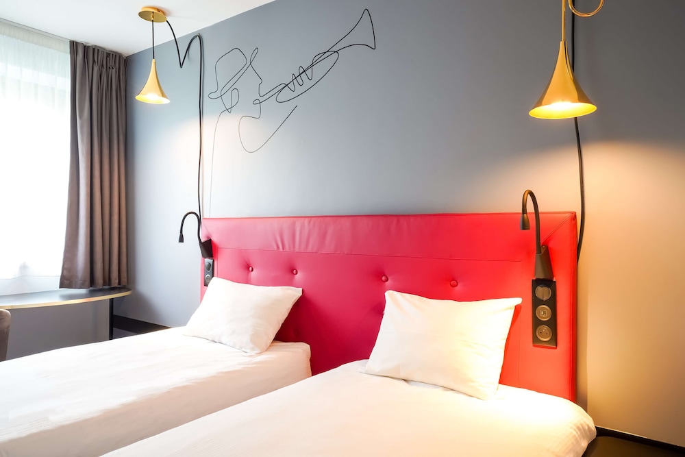 Standard Room, 2 Twin Beds - Photo 2