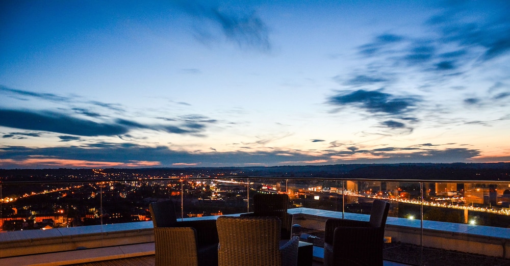 Luxury Penthouse, 1 Bedroom, Terrace, City View photo 3
