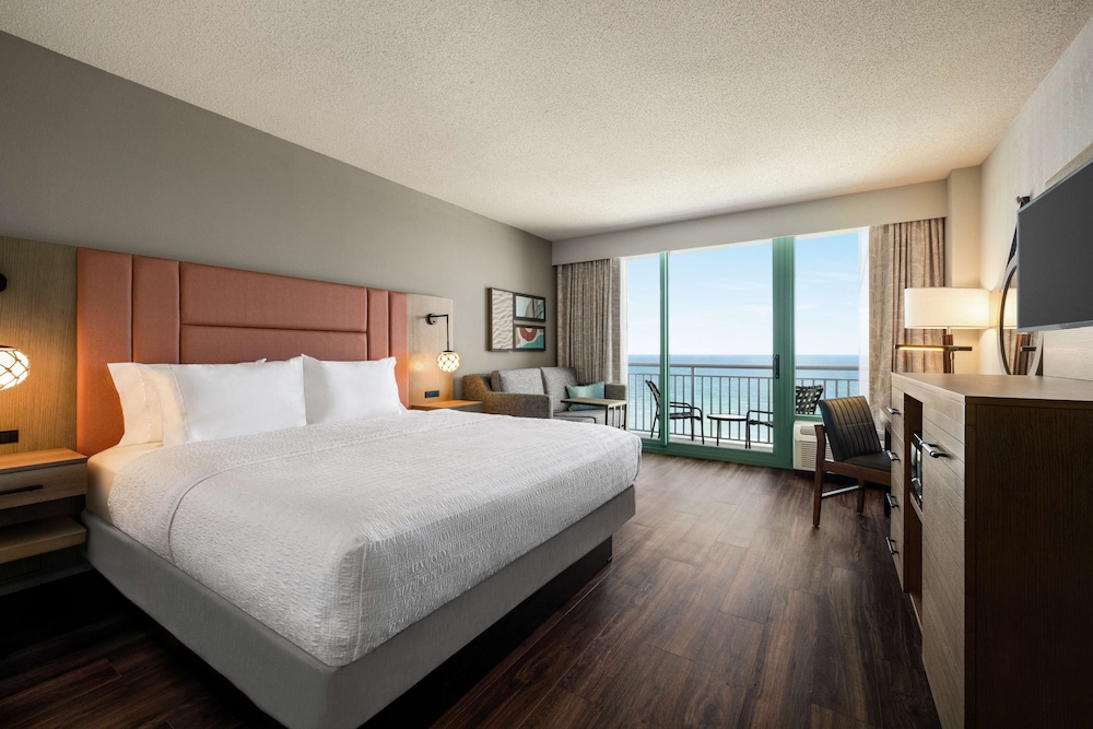 Room, 1 King Bed, Oceanfront - Photo 3