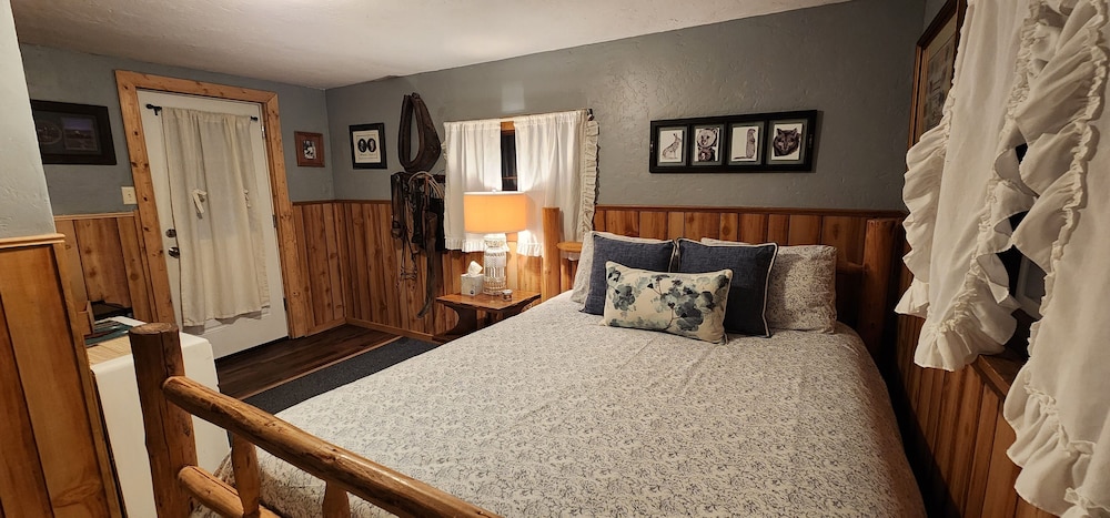 Traditional Cabin photo 1