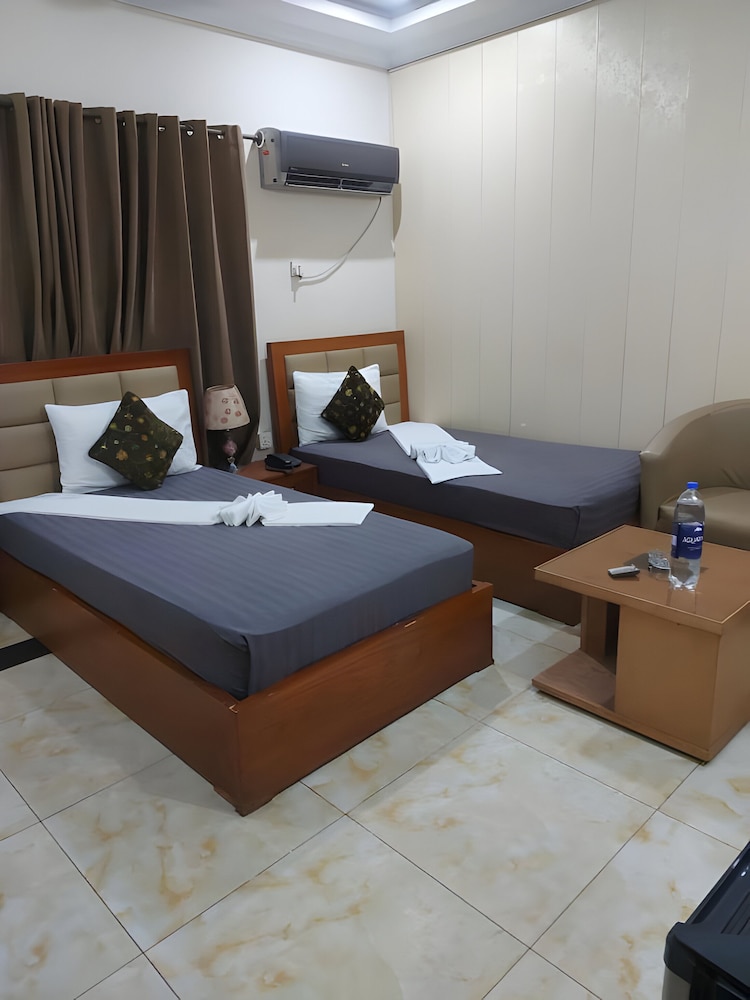 Deluxe Double or Twin Room photo 1