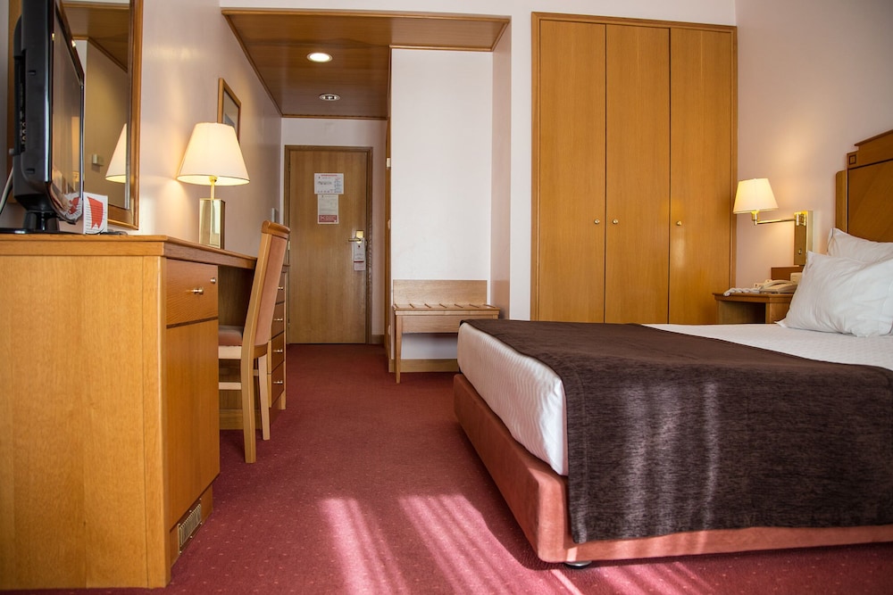 Standard Double Room, City View - Photo 2