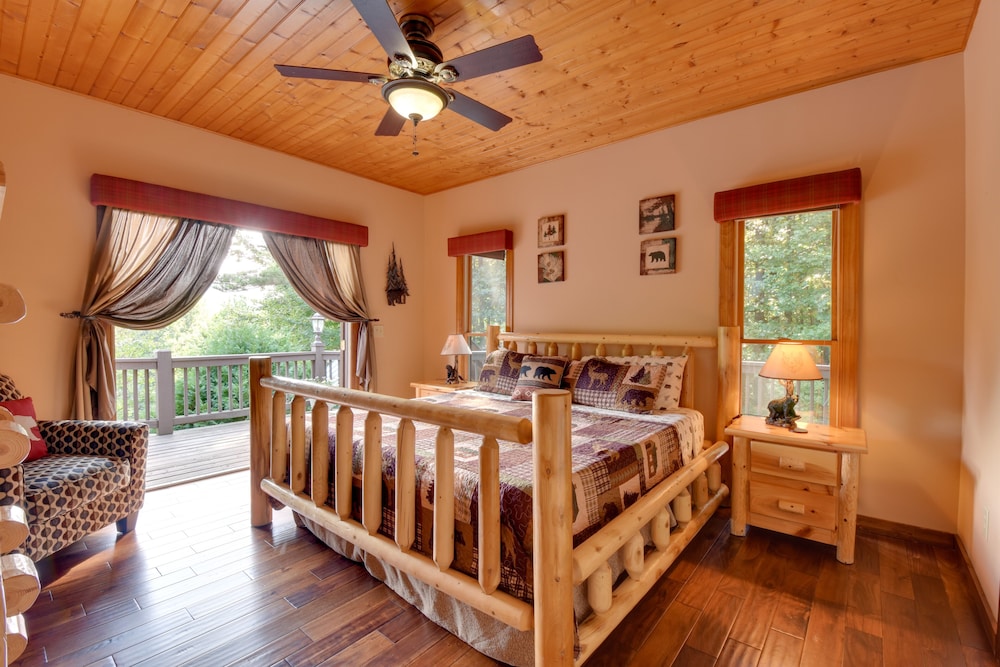 House (4 Bedrooms) photo 2