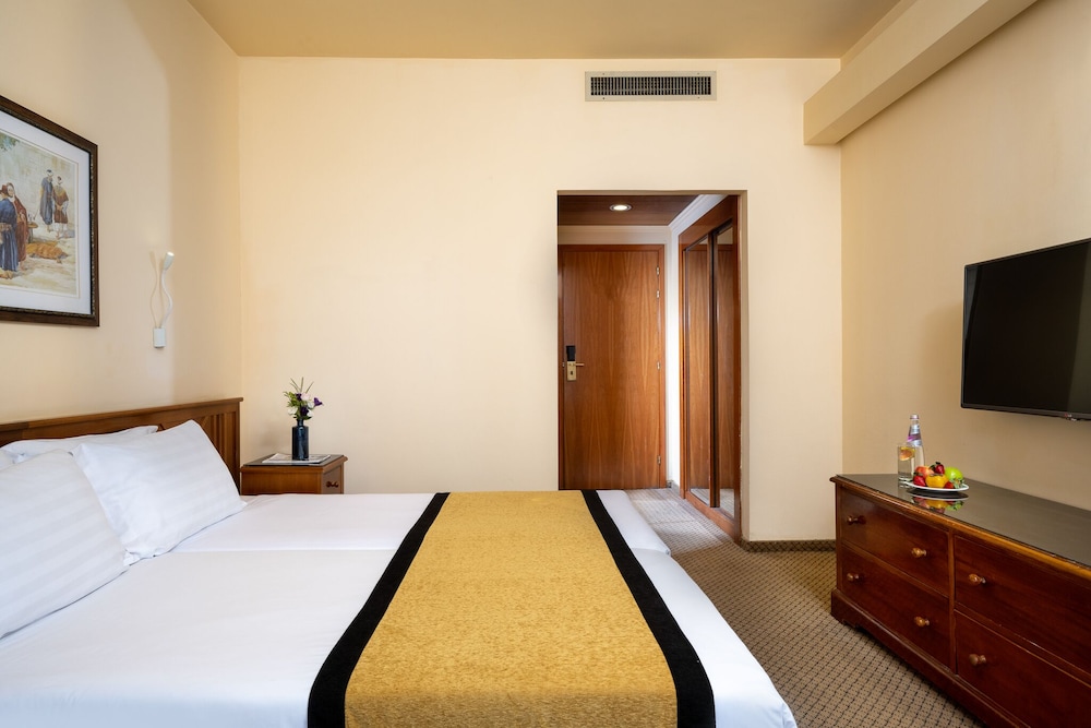 Superior Double or Twin Room, Balcony, City View photo 2