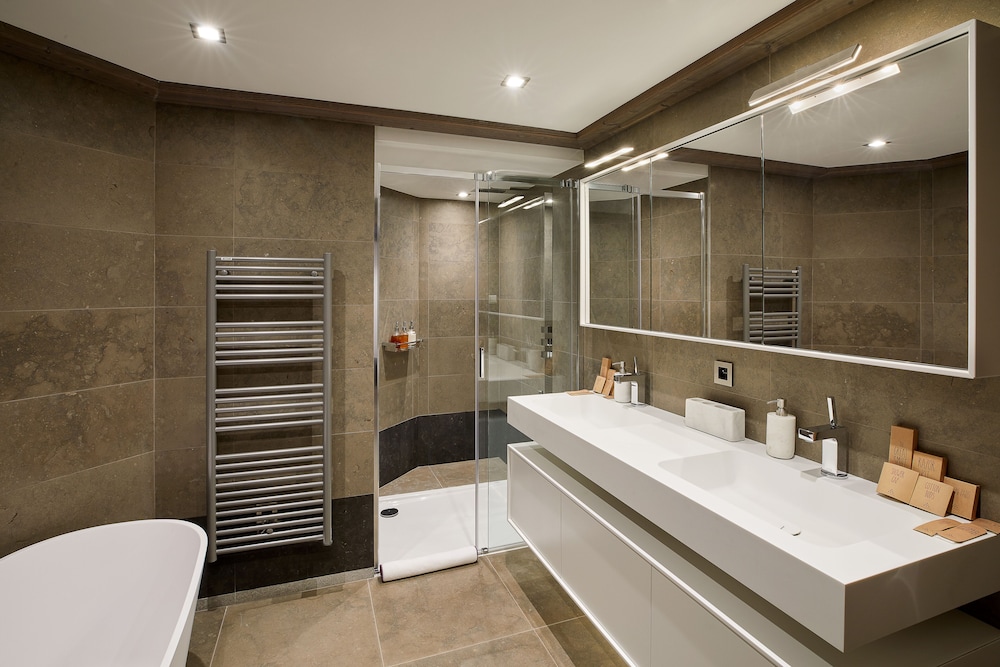 Five-Bedroom Prestige Residence photo 3