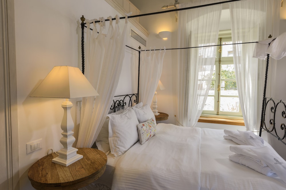 City Double Room, Hill View