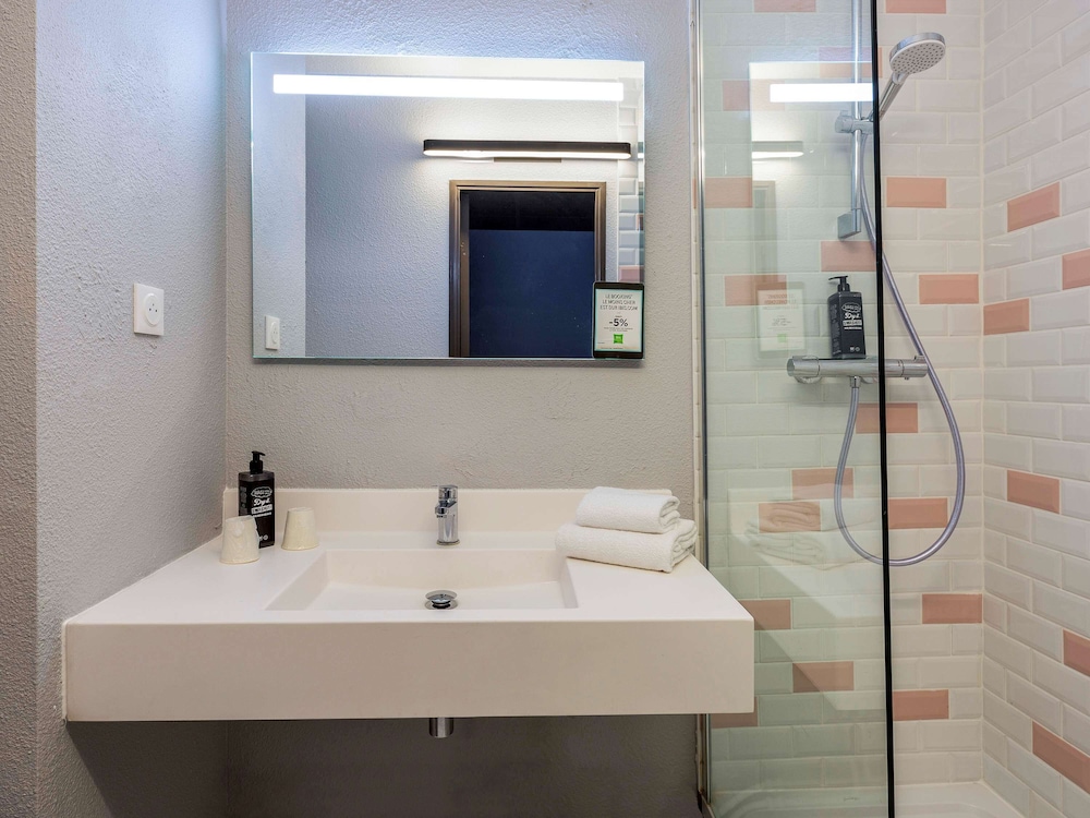 Standard Twin Room, 2 Twin Beds - Photo 3