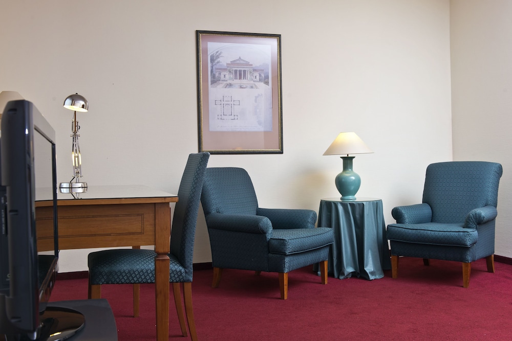 Business Double or Twin Room - Photo 2
