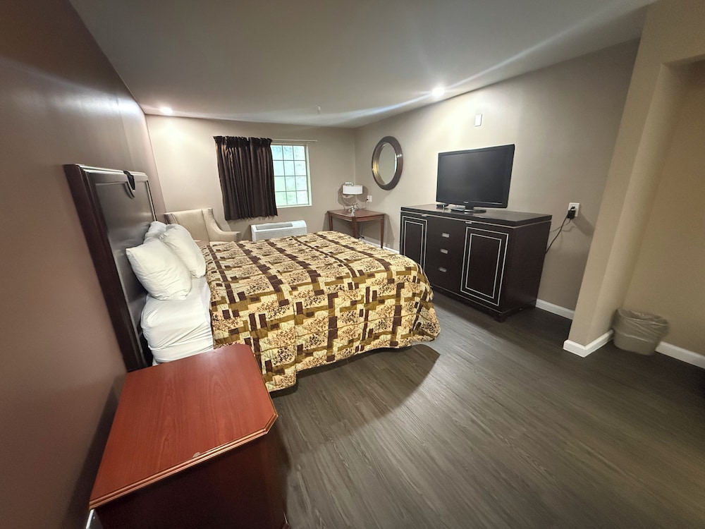 Single Room, 1 King Bed, Smoking