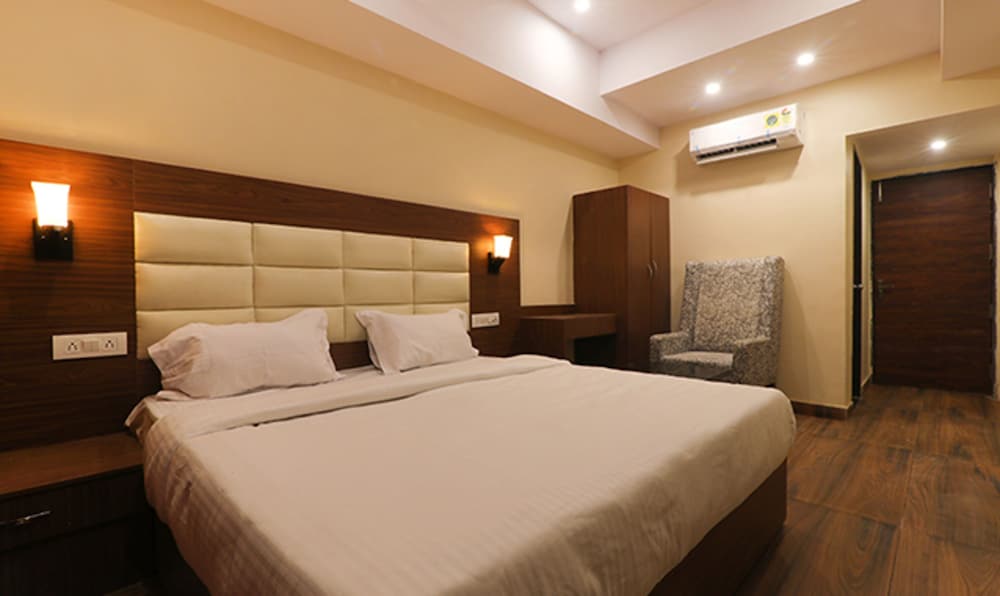 Deluxe Room - Photo 3