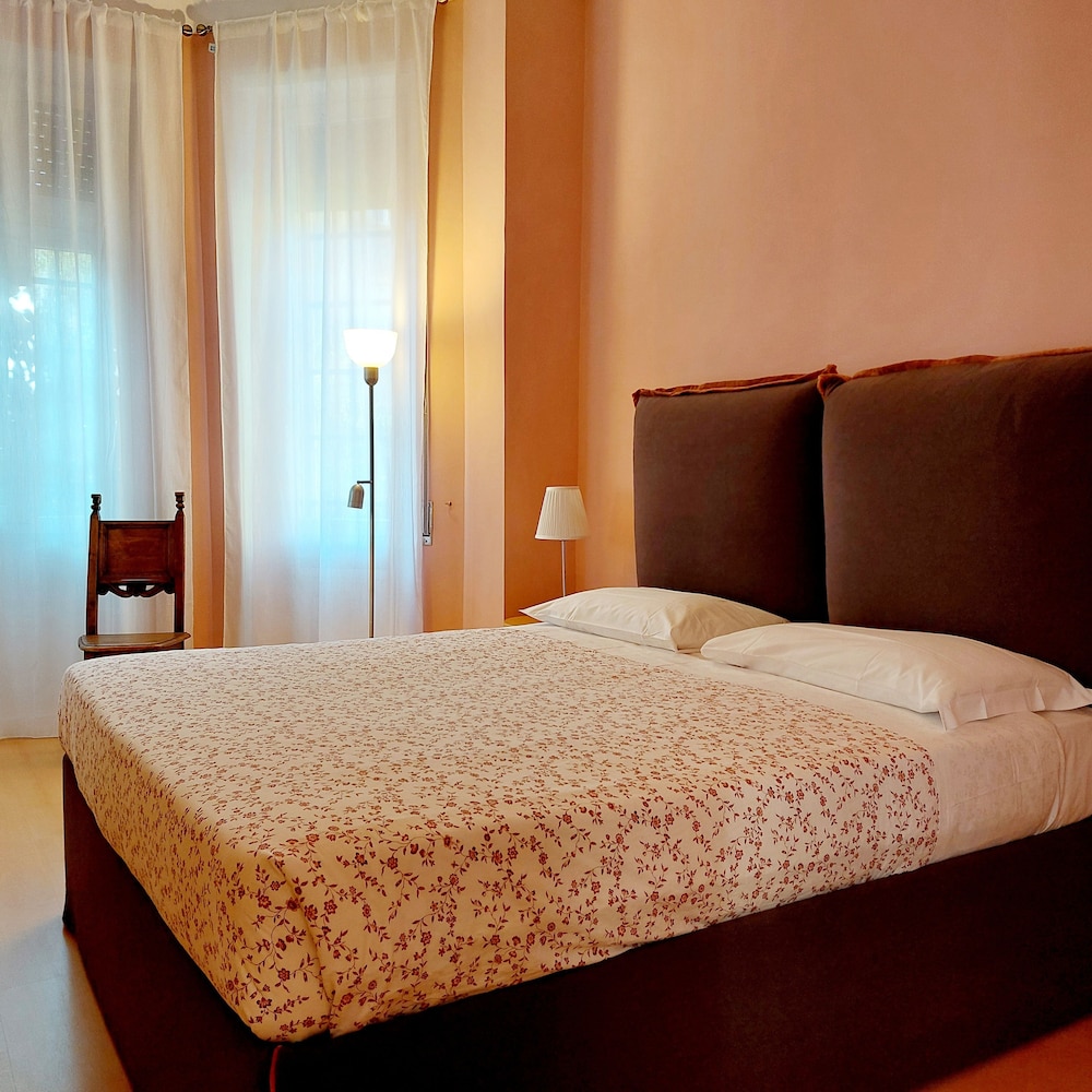 Premier Condo, 1 Bedroom, Garden View, Annex Building photo 2