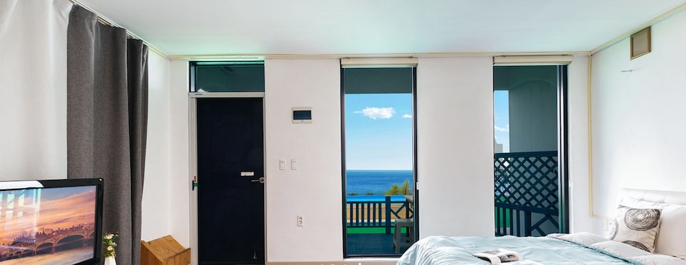 Room, Ocean View (101) photo 3