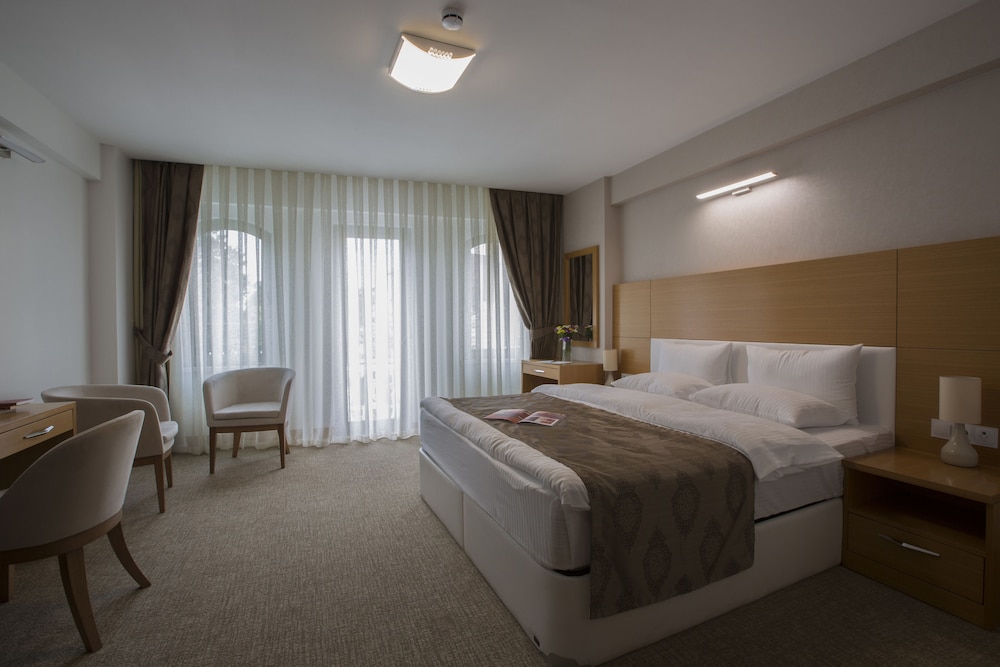 Executive Suite, Balcony