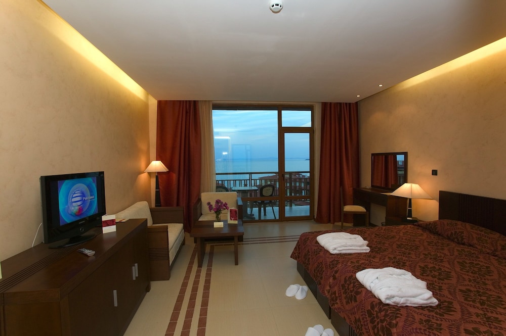 Double or Twin Room, Sea View - Photo 1
