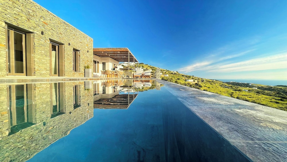 Chrisopigi Two Bedroom Sea View Villa with Infinity Pool