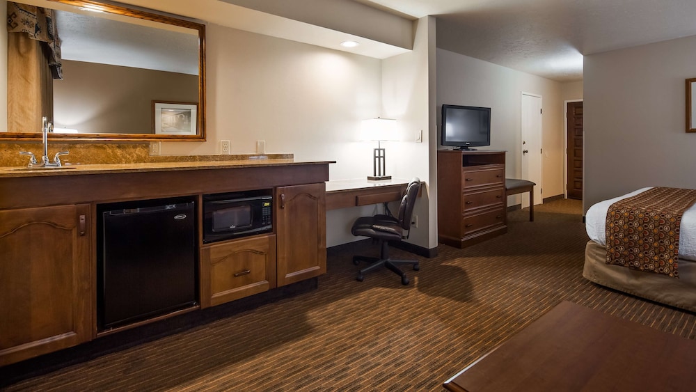 Standard Room, 2 Queen Beds, Accessible, Non Smoking (Walk-in Shower) - Photo 2